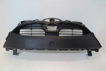 grill bumper voorkant Toyota Yaris IV 53101-0DB51, Verzenden, Gebruikt