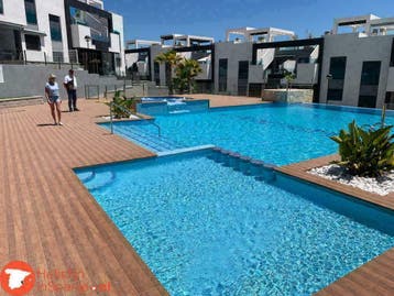 Luxe appartement (airco zwembaden) Torrevieja nabij strand, Vakantie