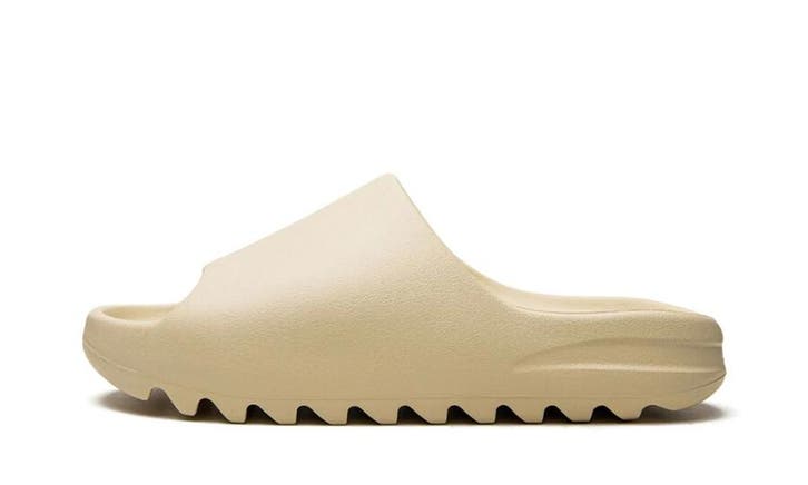 Yeezy Slide Bone (2022 Restock), Kleding | Heren, Schoenen