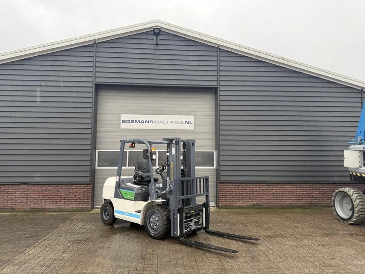 Eurotrac FE30 ECO heftruck NIEUW met vorkenverspreider, Zakelijke goederen, Machines en Bouw | Heftrucks en Intern transport, Heftruck