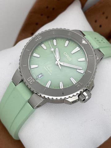 Oris - Aquis Date Automatic Green - 01 733 7770 4157-07 4 18, Nieuw