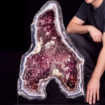 Vivid Amethyst - Geode - 49x33x17 cm- 24 kg