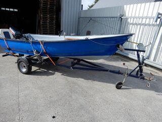 Boot met motor, trailer en diverse benodigdheden, blauw, Watersport en Boten, Nieuw