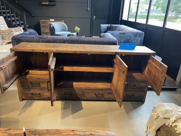 dressoir 200cm massief oud hout 4 deurs 6 laden  EXTRA ACTIE, Verzenden, 150 tot 200 cm, Nieuw, Oude steil dressoir met  charme van oud hout  4 deuren 6 laden 