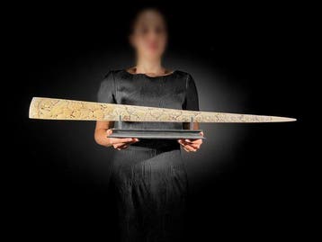 GEEN MINIMUMPRIJS - Uitgehouwen groot zwaardvisrostrum op, Antiek en Kunst