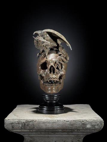 Beeld, NO RESERVE PRICE - Human Skull Dragon on custom stand