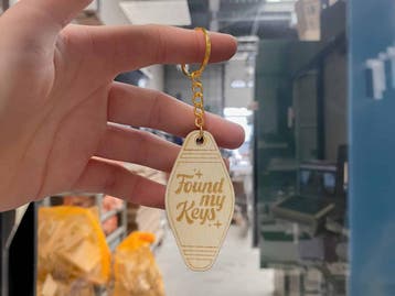 Motel Sleutelhanger - Found My Keys (Cadeaus;Sleutelhangers), Ophalen of Verzenden, Nieuw