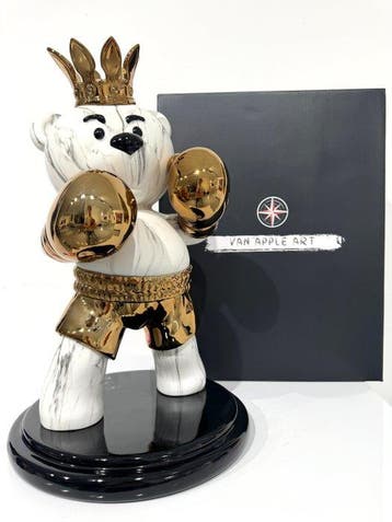 Van Apple - The Boxing Bear Bronze - Large