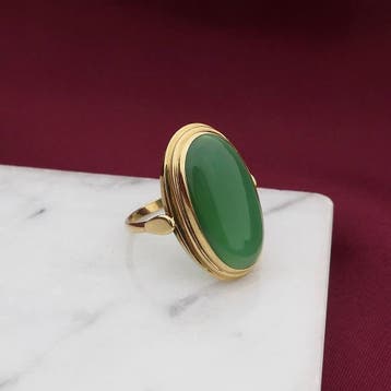 Gouden ring met jade; 14 karaat; ringmaat 17,75, Gebruikt, Ophalen of Verzenden, 17 tot 18, Met edelsteen