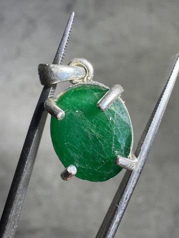 Hanger met natuurlijke smaragd + Zilver 925 - 9,95 karaat