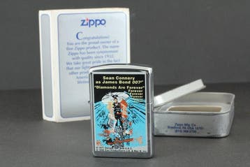 Zippo - James Bond 007 Diamonds Are Forever Collectible -, Verzamelen, Rookartikelen, Aanstekers en Luciferdoosjes, Nieuw