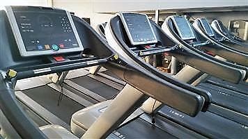 FAILLISSEMENT TechnoGym excite+ run now 700 led 2599,-, Ophalen of Verzenden, Zo goed als nieuw, Benen