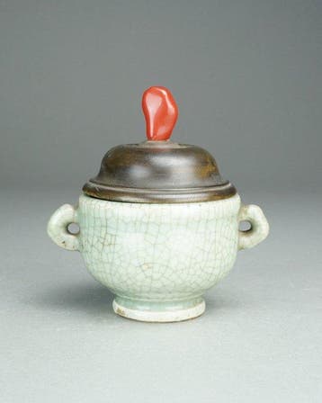 Gui-Form Wierookkandelaar - Porselein - China - Qing, Antiek en Kunst