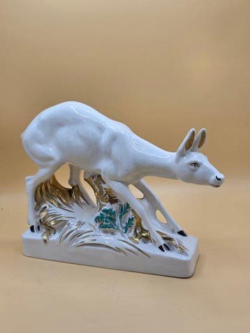 Beeldje, Biche - 23 cm - Keramiek, Antiek en Kunst
