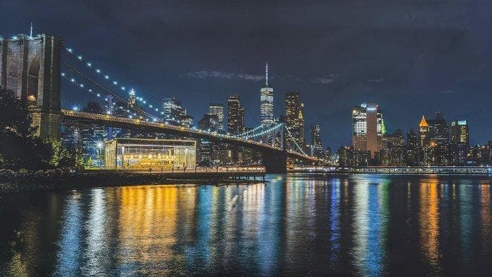 Viktoria Farkas - Midnight Reflections: The Brooklyn Bridge, Antiek en Kunst, Kunst | Designobjecten