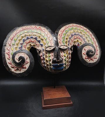 helm - Yoruba - Nigeria (Zonder minimumprijs)