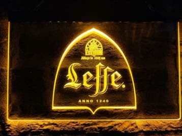 Leffe neon bord lamp LED verlichting reclame lichtbak bier, Verzamelen, Merken en Reclamevoorwerpen, Verzenden, Nieuw