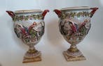 Capodimonte - Vaas (2) - Mythische reliëfschilderijen, Antiek en Kunst