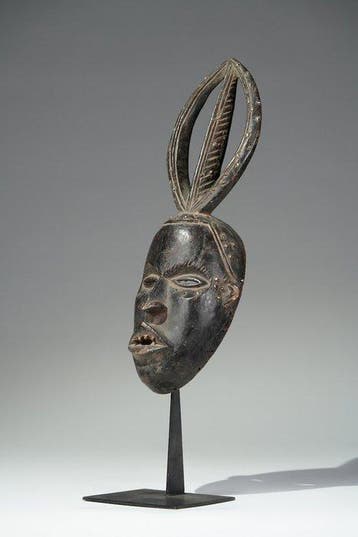 Een houten masker - Bété. - Ivoorkust (Zonder minimumprijs)