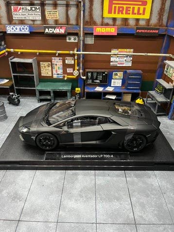 Welly 1:18 - Modelauto - Lamborghini Aventador LP700-4, Nieuw