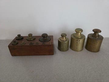 Decoratief ornament - Antieke Messing Gewichten