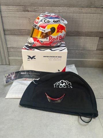 Red Bull Racing - Max Verstappen - 2024 - Scale 1/2 helmet, Nieuw