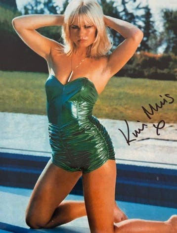Kim Mills - James Bond For Your Eyes Only — Signed still by, Nieuw