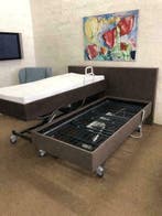 ZGAN Hoog laag bed, elektrisch bed, zorgbed, seniorenbed, Zo goed als nieuw, Hout, Verstelbaar