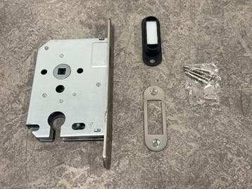 Veiling - 10x Intersteel cilinderslot met sluitplaat 55mm, Doe-het-zelf en Verbouw, Nieuw