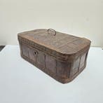 Brandkast - Leder, Hout, Metaal - Kistvormige kluis, Antiek en Kunst, Curiosa en Brocante