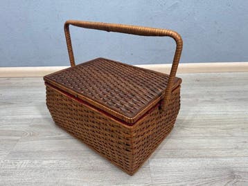 Naaidoos - Kunstrotan en Kunststof, Textiel - Gevulde