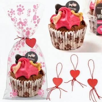 Honden cadeau met muffin rood/roze en gelukspoppetje hart, Ophalen of Verzenden, Nieuw, Overige typen