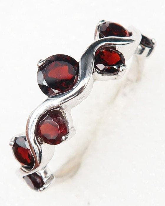 Granaat - Zilver, Het Prisma van de Oude Tovenaars - Ring, Antiek en Kunst, Antiek | Boeken en Bijbels