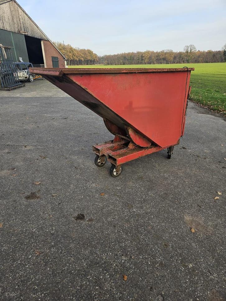 Kiepbak kantelbak spanenbak heftruck 600 liter, Zakelijke goederen, Machines en Bouw | Heftrucks en Intern transport, Voorzetapparatuur