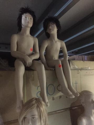 zittende kinder etalagepoppen A-merk