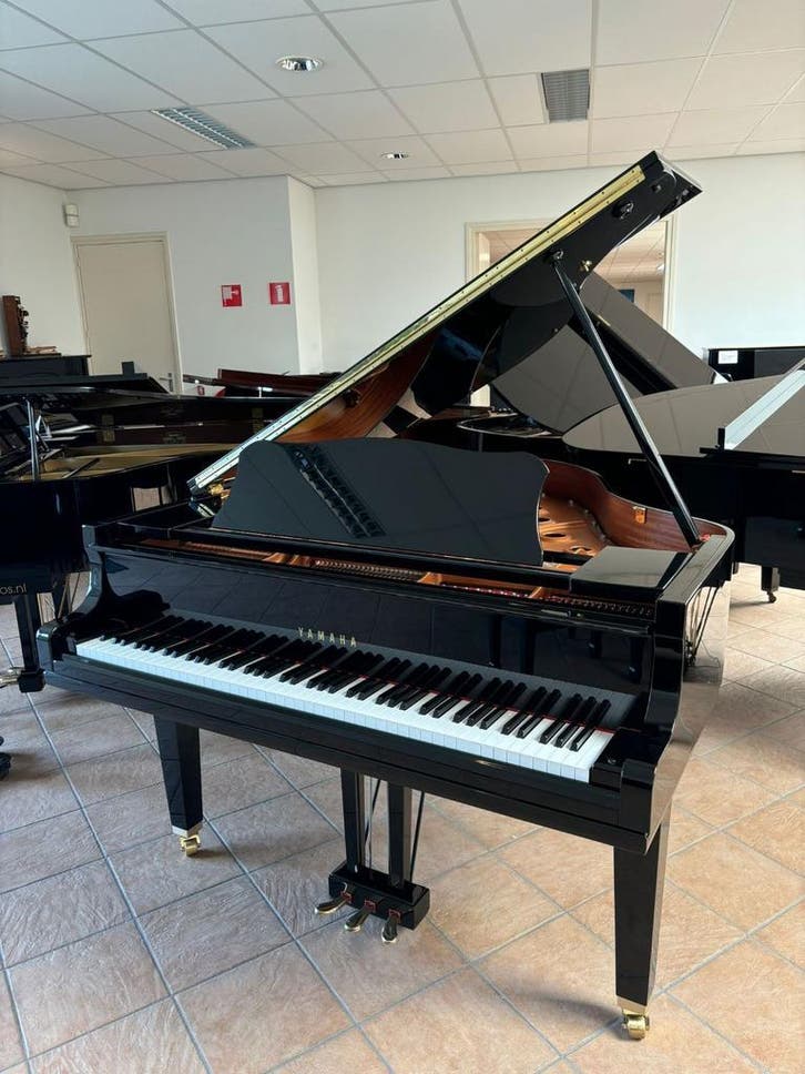 YAMAHA GC-1, 1.61m. lang * BABY VLEUGEL * in prijs verlaagd, Muziek en Instrumenten, Piano's, Vleugel, Zwart, Gebruikt, Hoogglans