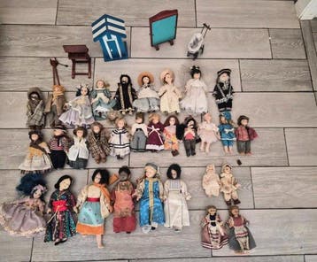 De Agostini - Pop - 31 Collectible Dolls
