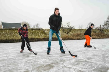 Nijdam IJshockeyschaats - Semi-Softboot - Zwart/Blauw - Maat, Ophalen of Verzenden, Zo goed als nieuw, Nijdam