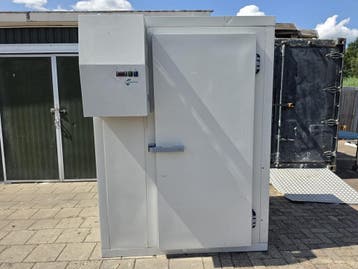 Vriescel 156 x 121 x 210 cm stekker klaar, Nieuw in verpakking, Koelen en Vriezen