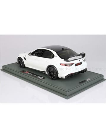 2021 ALFA ROMEO GIULIA GTAM BIANCO TROFEO BBR MODELAUTO, Hobby en Vrije tijd, Nieuw