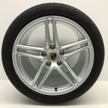 Porsche 991.2  2/2S/4/4S Originele 19 met winterbanden 8 MM, Gebruikt, 295 mm, Banden en Velgen, Winterbanden