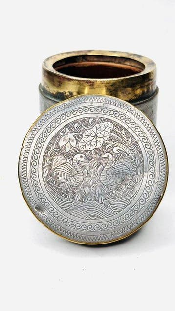 Theeblik van tin met gravures van vogels en dieren - China -