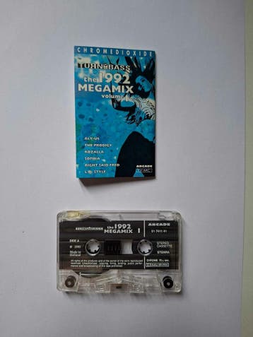 Turn up the bass the 1992 megamix volume 1 cassettebandje, Verzenden, Nieuw in verpakking