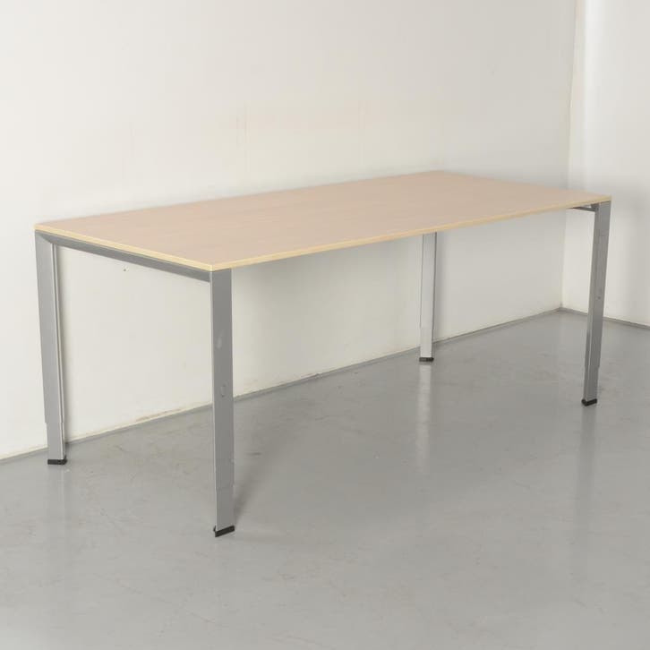 Ahrend 700 bureau, eiken blad, 180 x80 cm, hoogte instelbaar, Huis en Inrichting, Bureaus, Ophalen of Verzenden