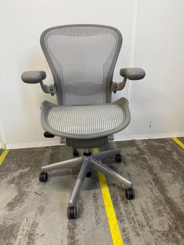 Refurbished Herman Miller Aeron Titanium, Huis en Inrichting, Bureaustoelen, Verzenden, Wit, Zo goed als nieuw, Bureaukruk