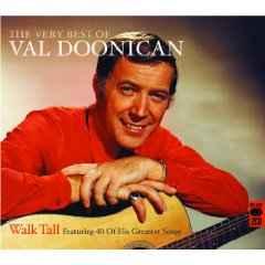 cd - Val Doonican - Walk Tall: The Very Best Of Val Doonican, Verzenden, Zo goed als nieuw