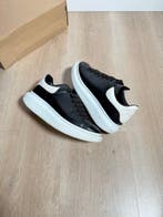 Alexander McQueen - Sneakers - Maat: EU 36, Nieuw