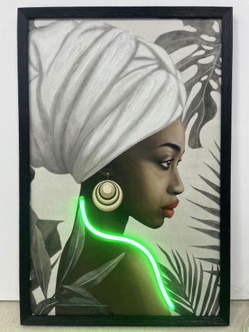 Neon Art Cultural Woman, Nieuw