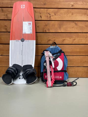 Complete Kitesurf Set – Reedin Supermodel 6m + Board + Bar, Gebruikt, Kitesurf-set, Twintip, Ophalen of Verzenden