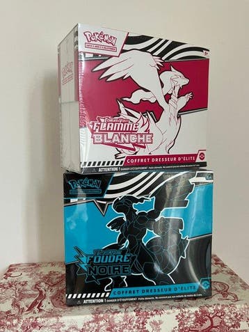 Pokémon - 2 Elite trainer box - Lot de 2 ETB EV10.5 - Flamme, Hobby en Vrije tijd, Verzamelkaartspellen | Pokémon, Nieuw